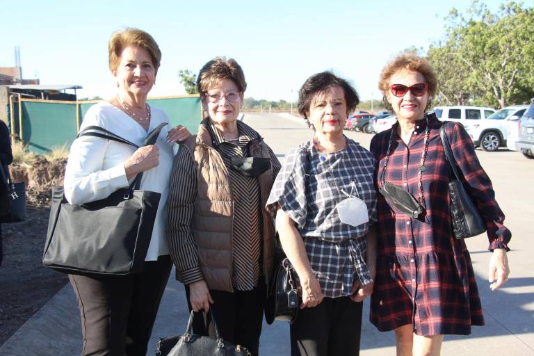 Colocan primera piedra del Club Lairén, en La Primavera