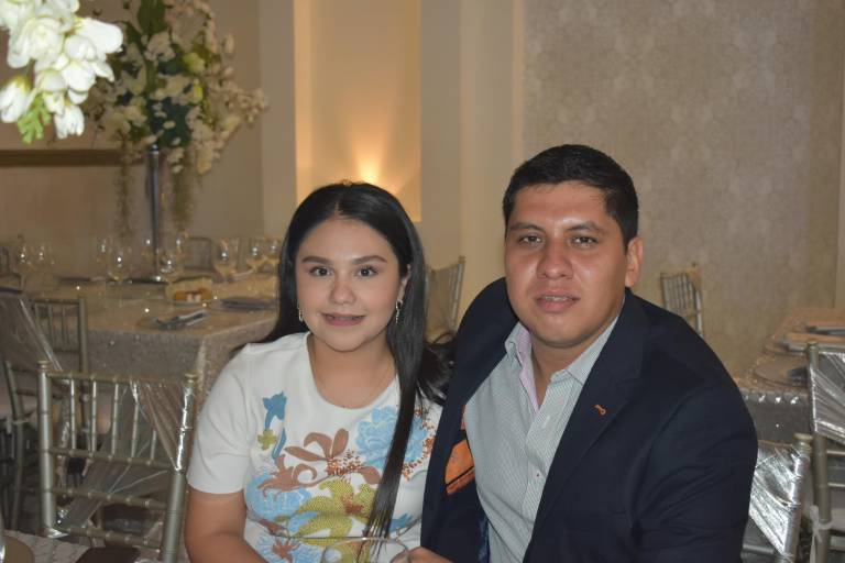 Bomberos de Culiacán culminan sus festejos en una cena baile