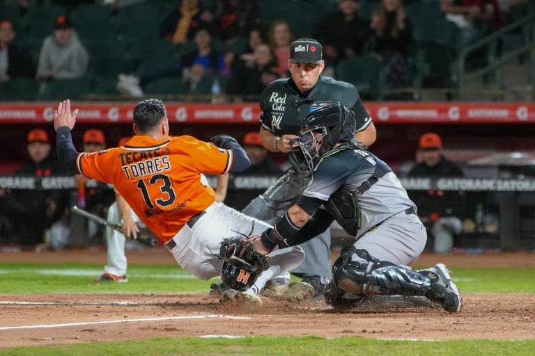 Tomateros de Culiacán da pelea, pero al final cae ante Naranjeros de Hermosillo
