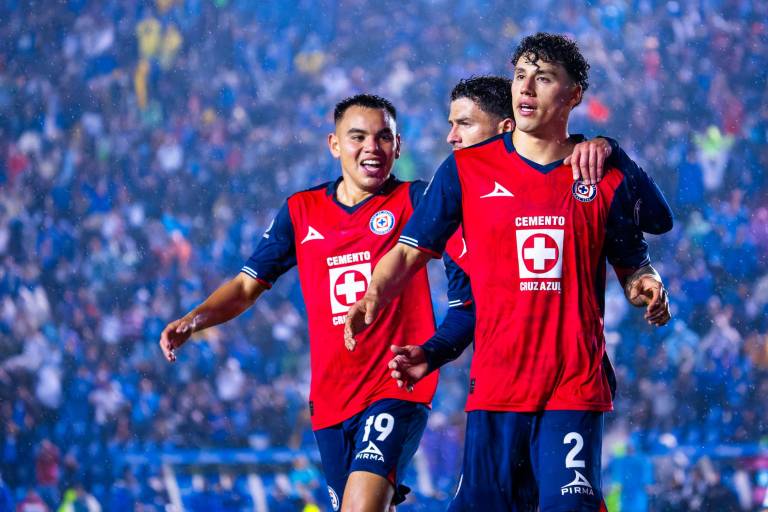 Cruz Azul vence a Santos e hila siete triunfos