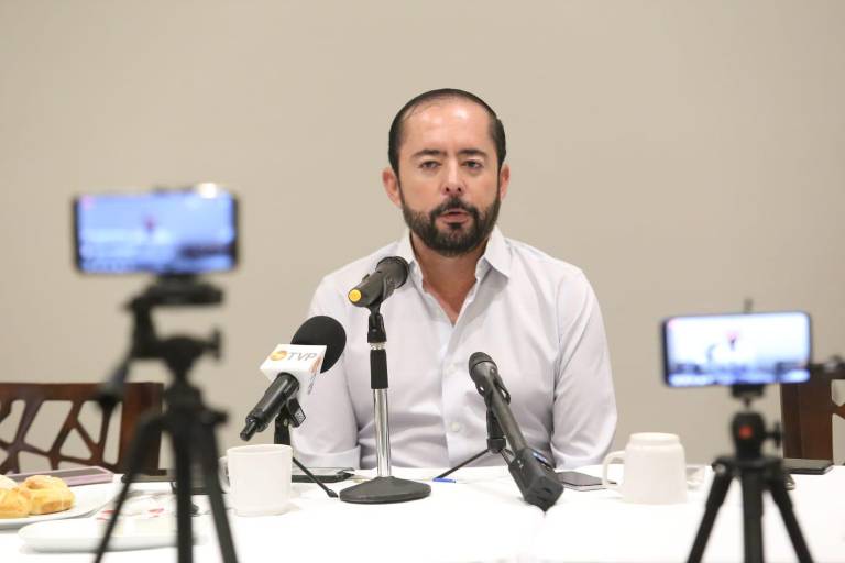 Seré una voz crítica del gobierno, dice Samuel Lizárraga