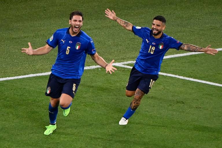 Italia sigue con su buen paso, golea 3-0 a Suiza y asegura lugar en octavos