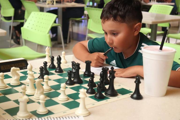 Gran competencia, en la segunda ronda de la Liga Oficial de Ajedrez