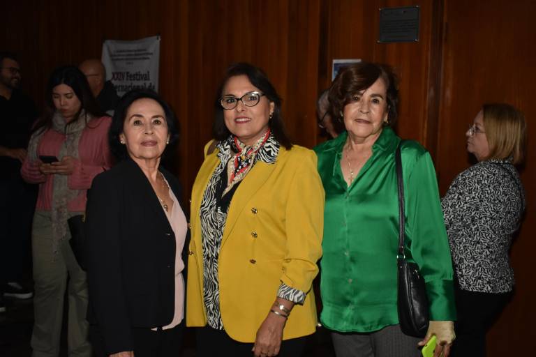 Comparte Andrea González su virtuosismo en la guitarra