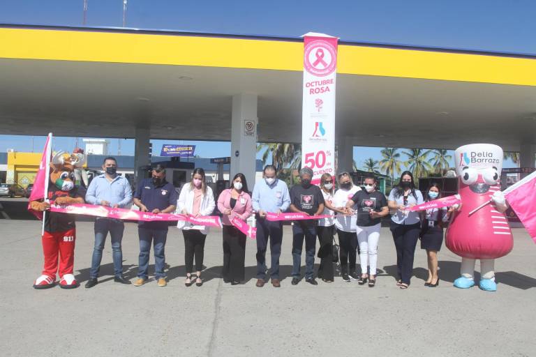 Dan banderazo de arranque de la campaña ‘Octubre Rosa’ de Redpetroil