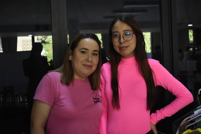 Muestran emprendedores sus productos en el ‘Mercado Creativo Yameto’