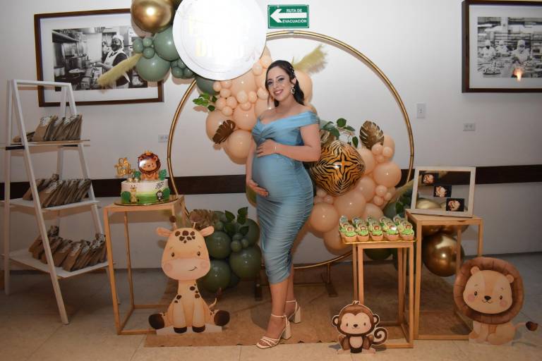 Carolina y Francisco celebran que serán papás de Diego