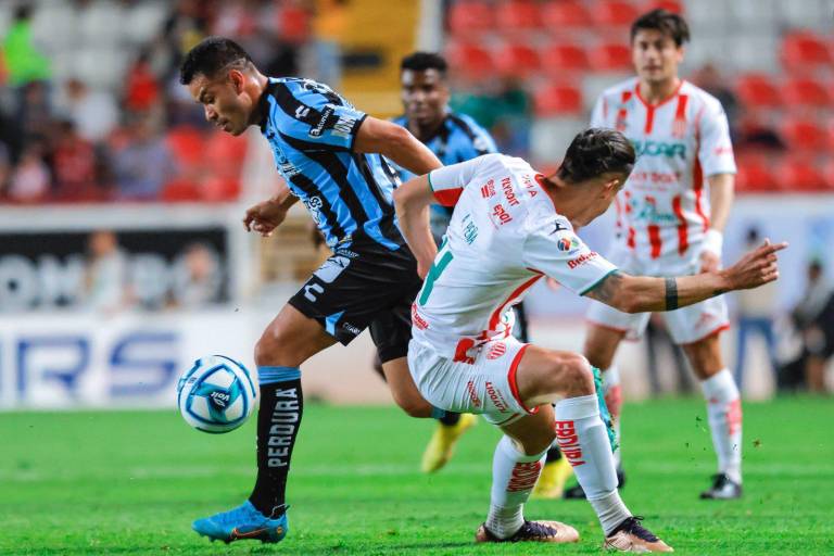 Necaxa empata a Querétaro y compromete su lugar en el repechaje