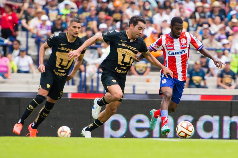 Mohamed debuta con triunfo al frente de Pumas