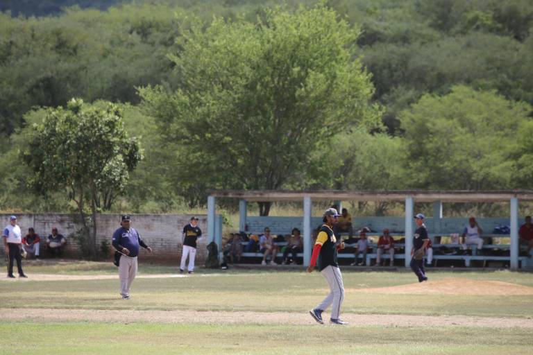Herrería Lizárraga acaricia la gloria en Liga de Club Chololos