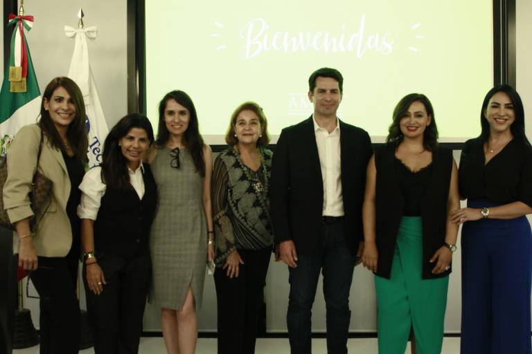 Damas de AMMJE Culiacán tienen diálogo con Javier Gaxiola Coppel