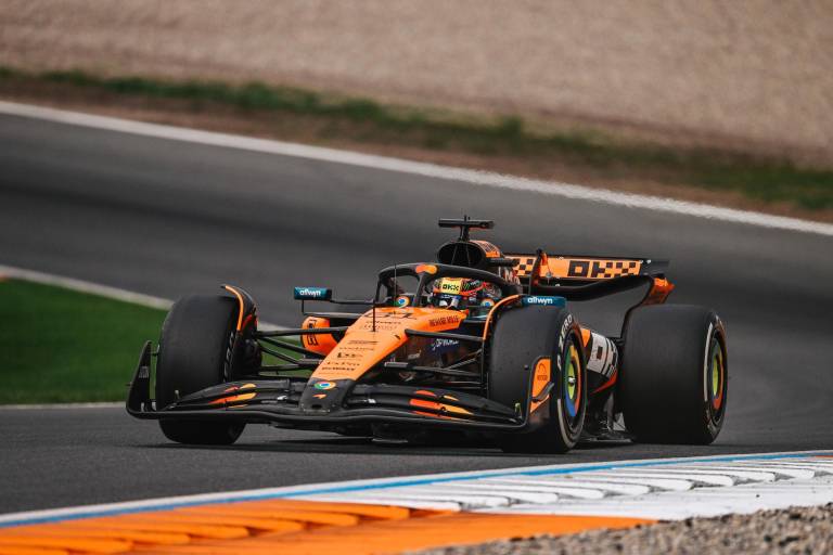 Piastri gana en Zandvoort y Hadjar logra su primer podio; Ferrari se desploma en jornada caótica