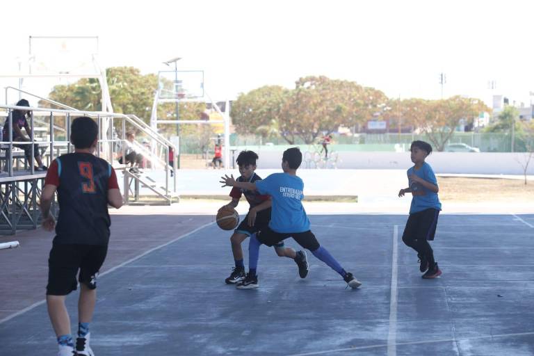 Titanes conquista título de Secundaria Menor en el InterAcademias Delfines