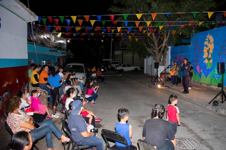 Inauguran el mural ‘Paisajes Creativos’ y siembran una amapa