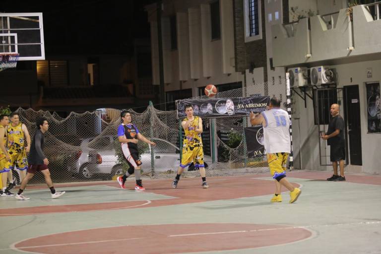 Lira Gráficos evita el sueño de Restaurante El Velero, en cancha Ángel Flores