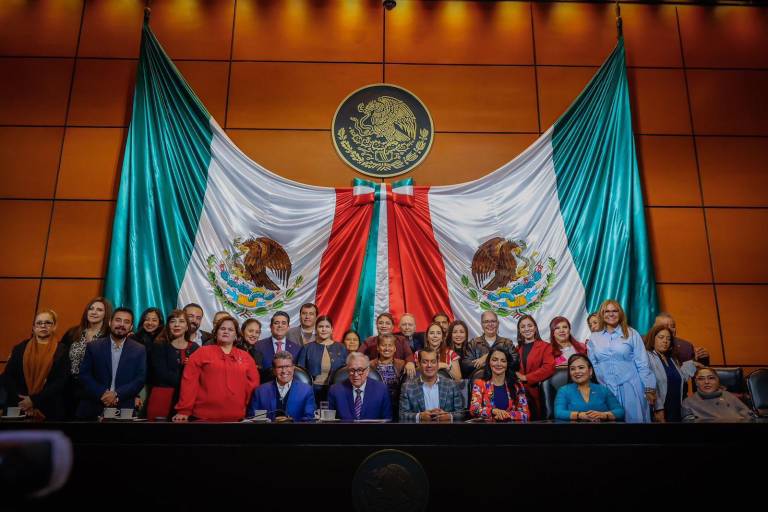 Rocha Moya destaca respaldo de diputados y senadores de Morena a su administración