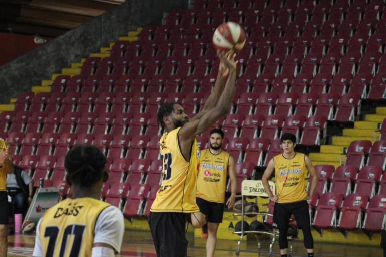 Caballeros de Culiacán se alista para sus primeros duelos de preparación