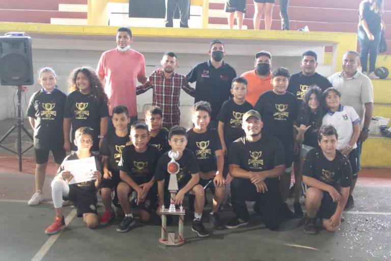 Colegio La Paz conquista el título del baloncesto Inter Primarias de Escuinapa