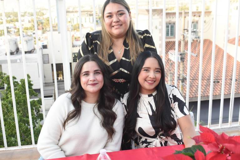 Celebran maestros, alumnos y personal su tradicional posada