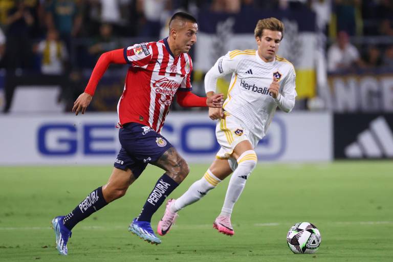 Galaxy elimina a Chivas y se posiciona como favorito al título