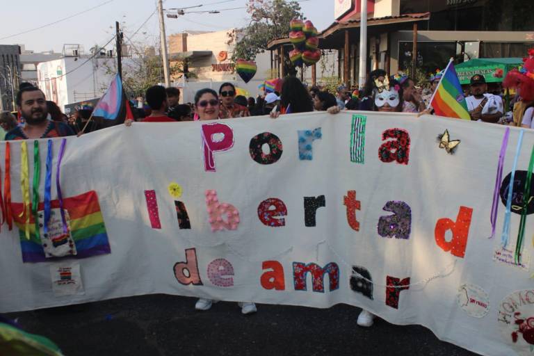 Llenan de colores Culiacán con la 11 Marcha por la Diversidad