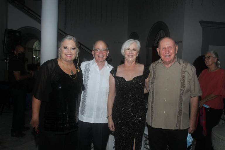 Participan en cena a favor de la inclusión