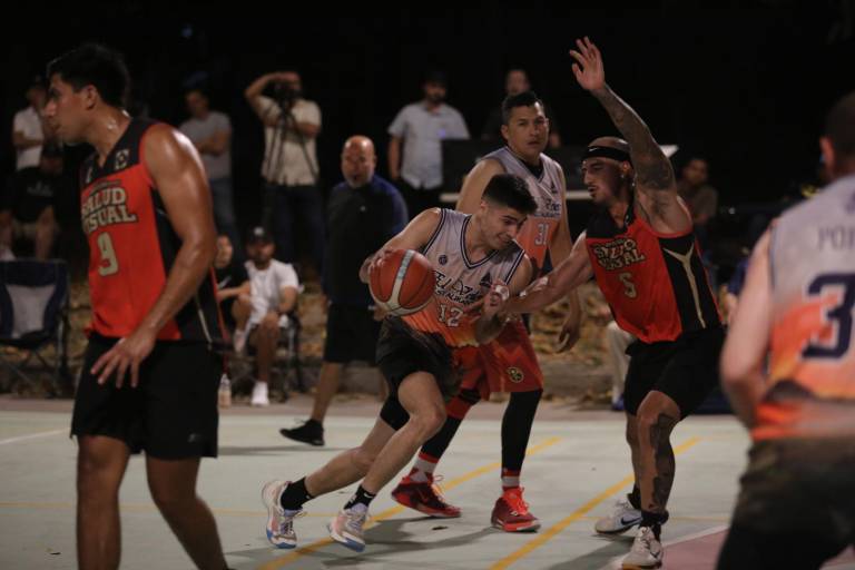 Restaurante El Velero deja ir el campeonato en Ciudades Hermanas