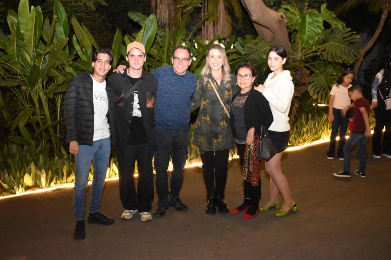 La esperanza se llena de luz con ‘Navidad en el Botánico’