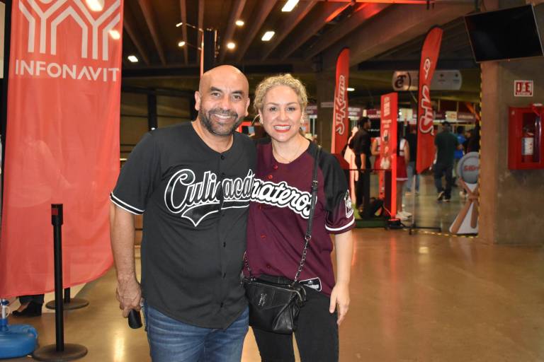 Festejan sinaloenses el inicio de la Temporada de Beisbol 2023-2024