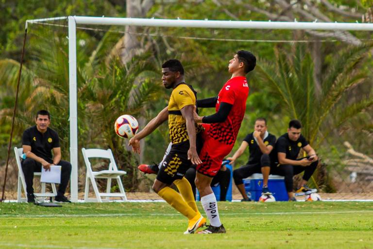 Xolos golea a Dorados en juego de preparación en Mazatlán