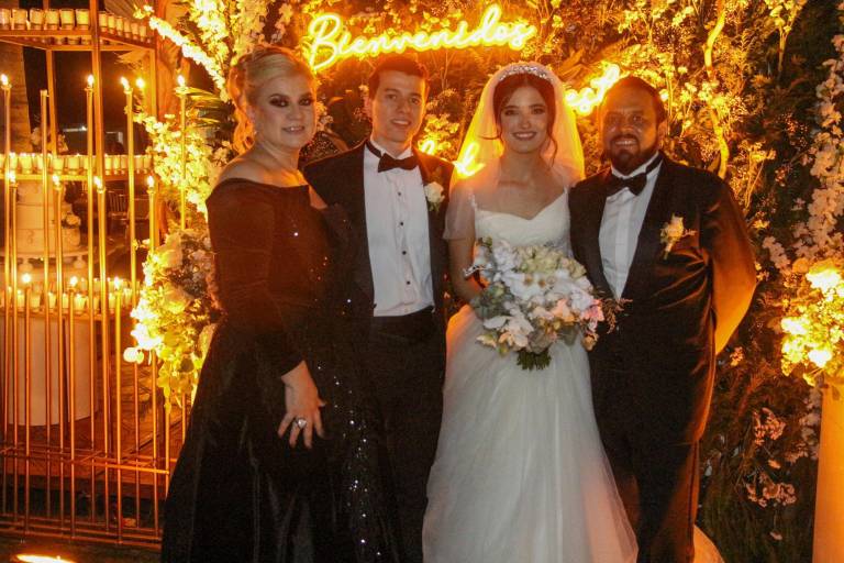 Karla y Roberto acuden a su máxima cita de amor