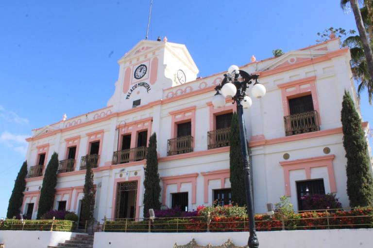 Analiza Alcaldesa de Rosario cambios en áreas de Gobierno