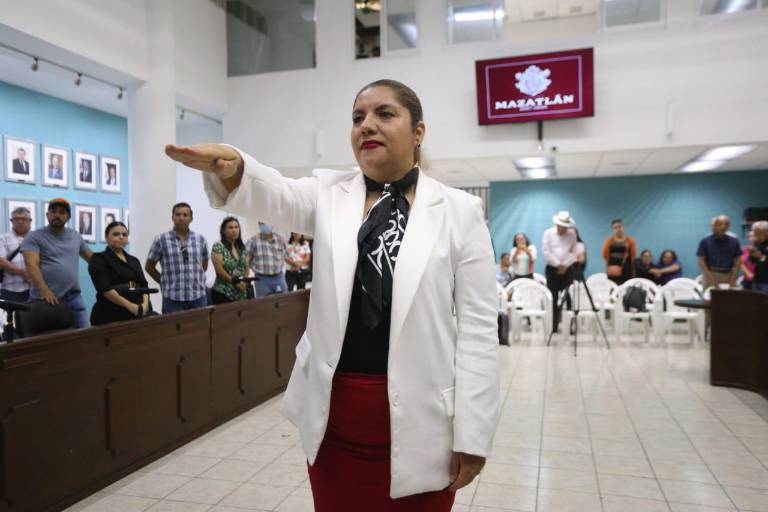 Designa Cabildo de Mazatlán a Verenice Oleta como Secretaria del Ayuntamiento