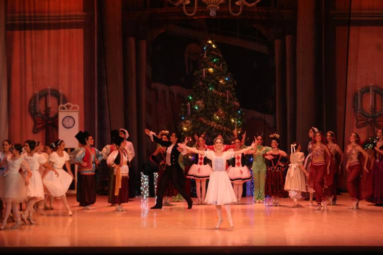 Se encantan con el clásico cuento del ‘El Cascanueces’