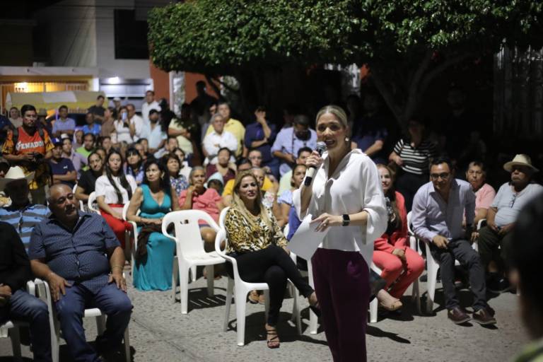 Se ilumina el Infonavit Alarcón, en Mazatlán