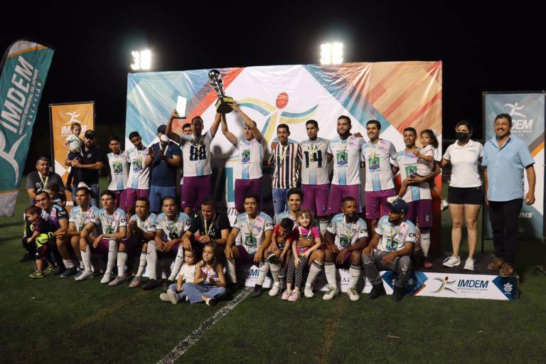 Jumapam FC levanta el título del futbol de Primera Fuerza de Mazatlán