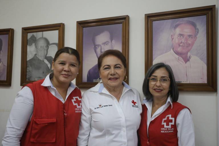 Recibe Cristina Rosano González la Constancia de Perseverancia por 60 años de servicio altruista
