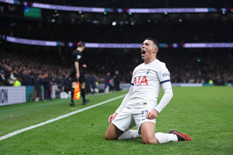 Tottenham y Fulham ganan para avanzar a la cuarta ronda