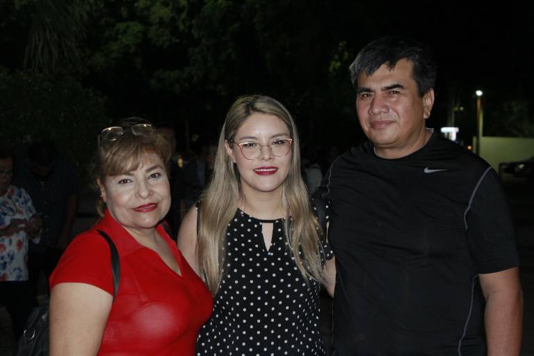 Daniel Ochoa brinda memorable concierto de piano