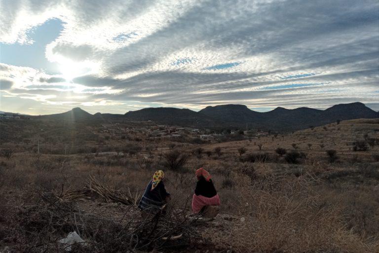 $!Mujeres desplazadas de Coloradas de la Virgen; ellas y otros miembros de la comunidad fueron testigos en el juicio por el asesinato de Julián Carrillo.