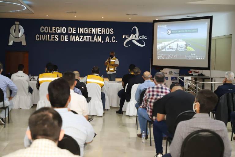 Presentan Parque Aeroespacial MZT a miembros del Colegio de Ingenieros de Mazatlán