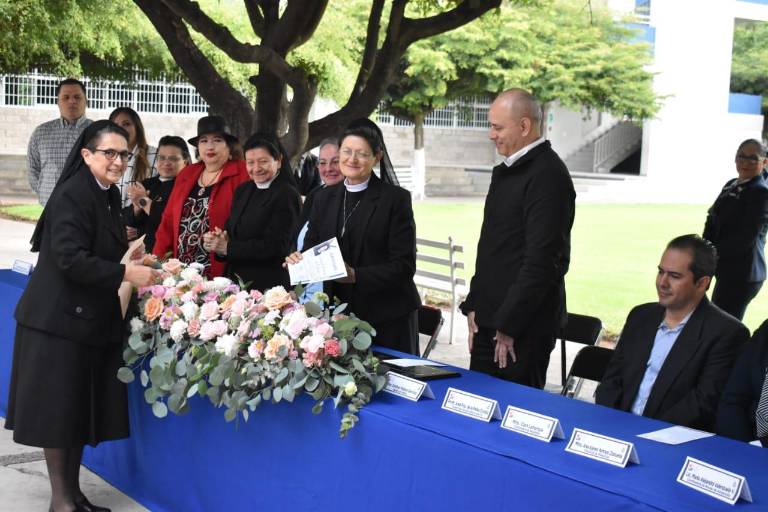 Recibe Instituto América placa de la CNEP como colegio de calidad