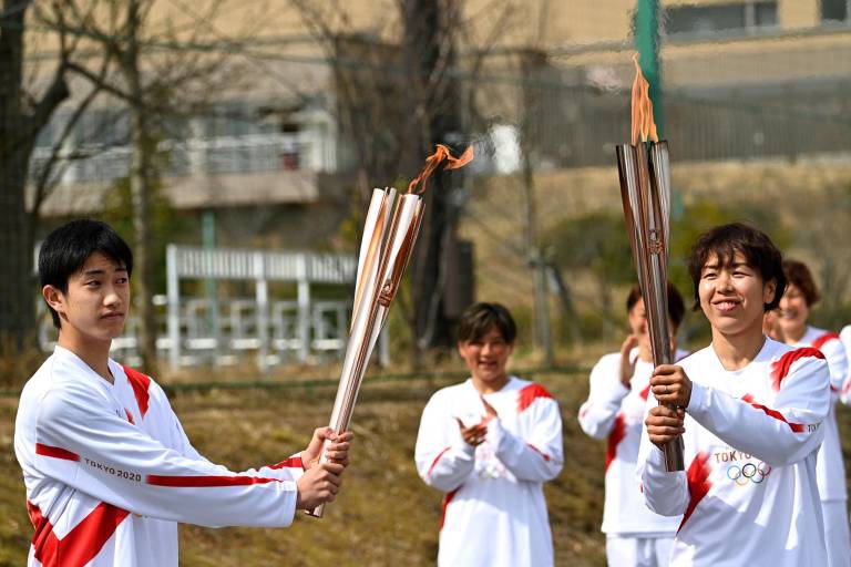 El fuego olímpico inicia su recorrido en Fukishima a 121 días del inicio de los Juegos de Tokio