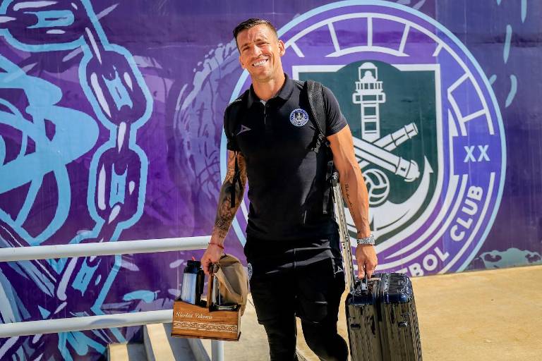 Mazatlán FC anuncia la salida del portero Nicolás Vikonis