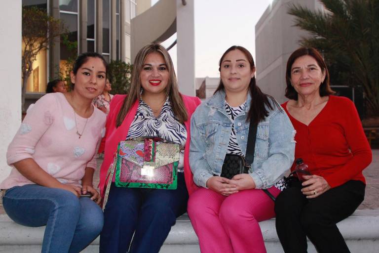 Disfruta el público del concierto en el ágora con la Banda Sinfónica Juvenil