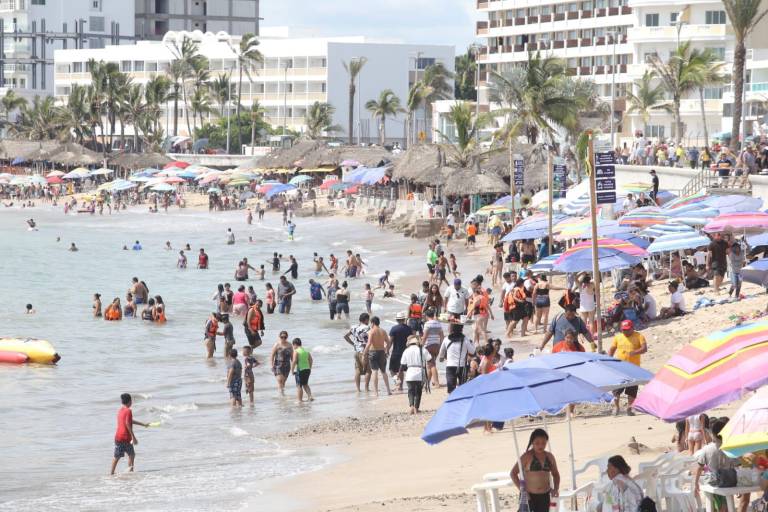 Dejan vacaciones de verano en Mazatlán derrama de más de $3.8 mil millones
