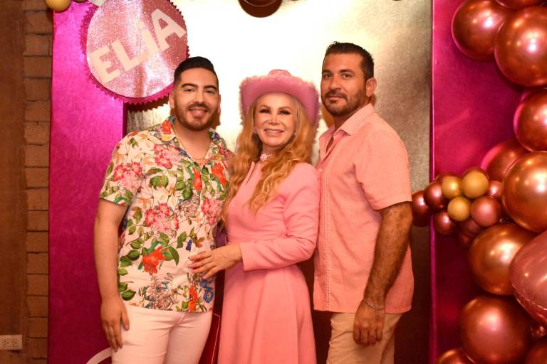 Celebra Rosa Elia Chávez con Barbie un ¡Feliz Cumpleaños!