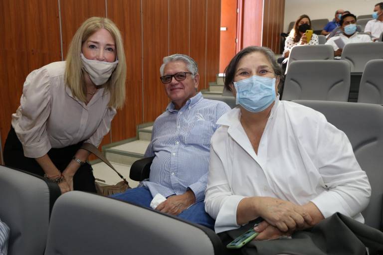 Antonio López Sáenz es nombrado Patrono honorario del Faro Mazatlán