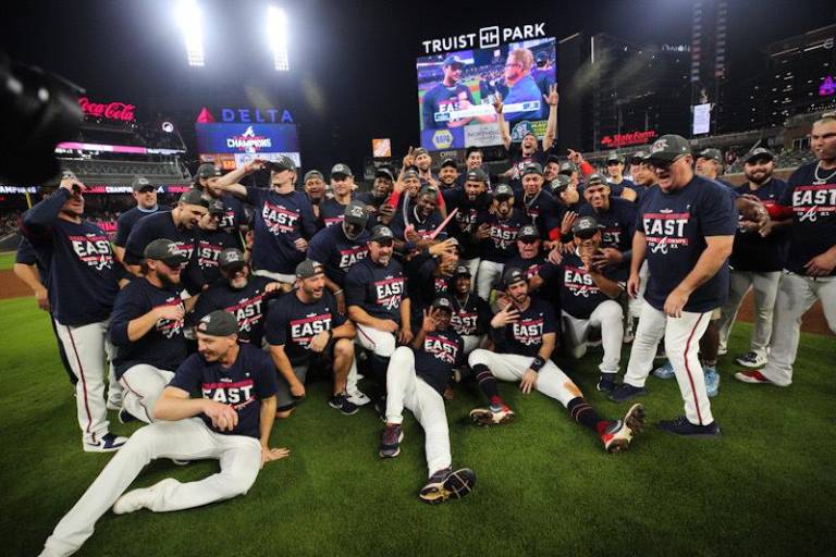 Bravos vencen a Filis y conquistan la División Este de la Liga Nacional