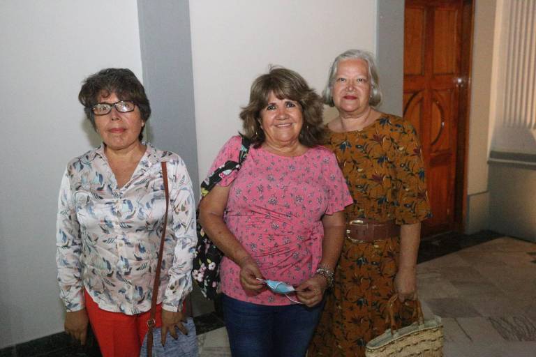 Disfrutan mazatlecos la obra ‘Caneros’